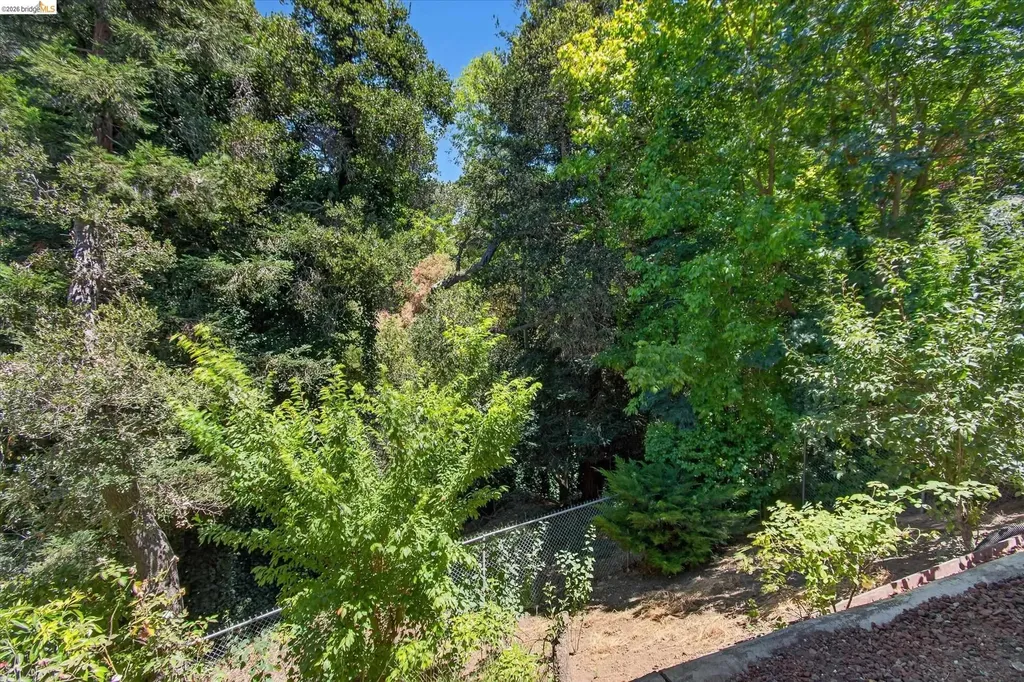 6138 Oakdale Avenue Oakland CA 94605