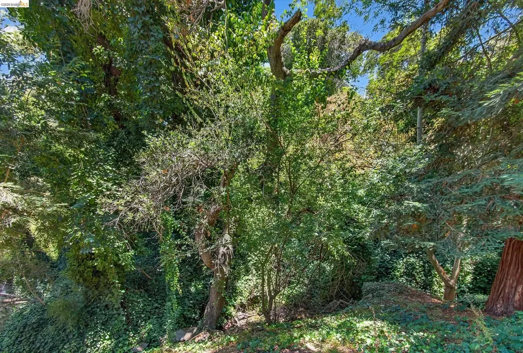 6138 Oakdale Avenue Oakland CA 94605