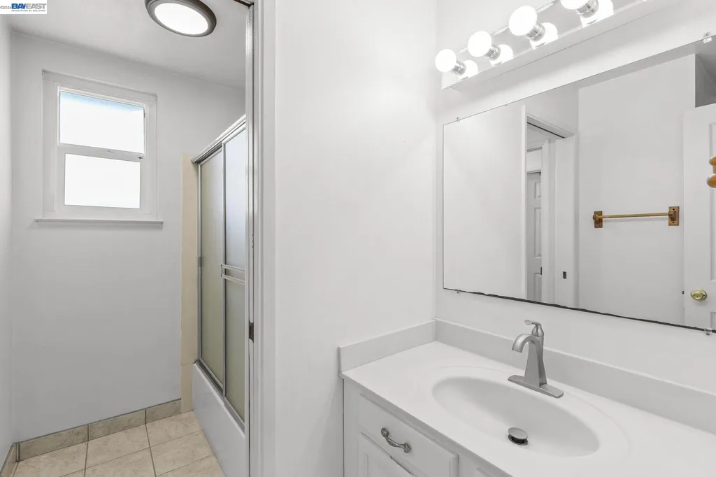 7995 Peachtree Avenue Newark CA 94560