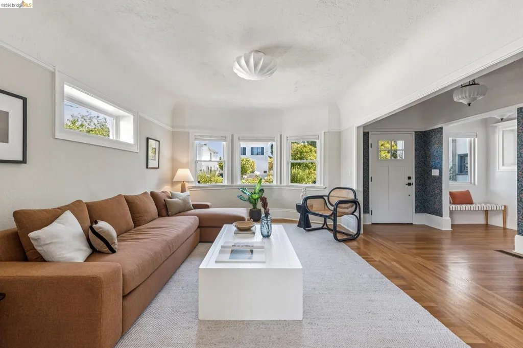 758 61st Street Oakland CA 94609
