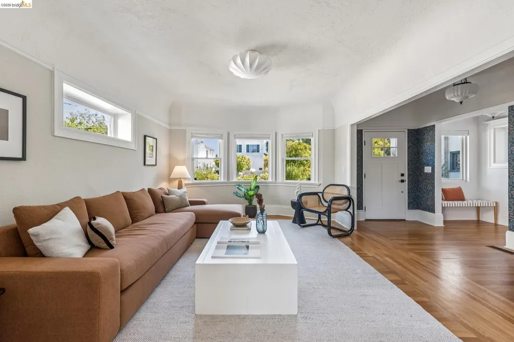 758 61st Street Oakland CA 94609