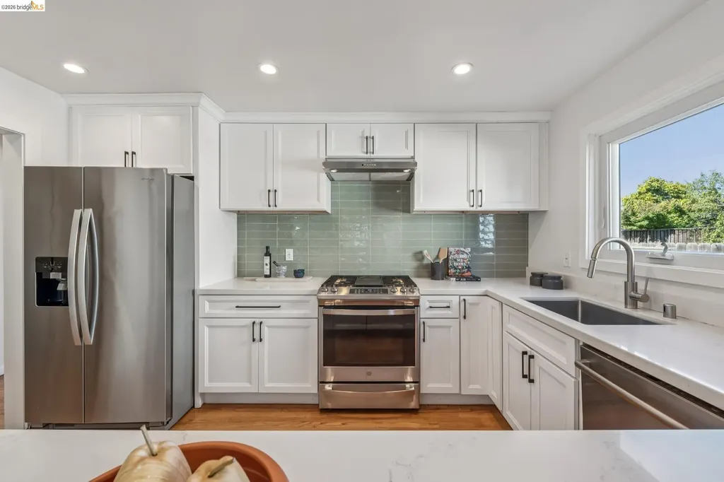 758 61st Street Oakland CA 94609