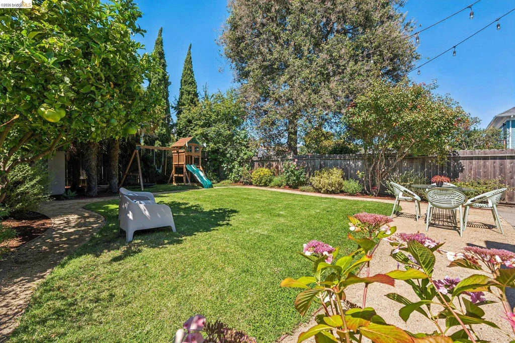 758 61st Street Oakland CA 94609