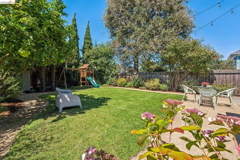 758 61st Street Oakland CA 94609