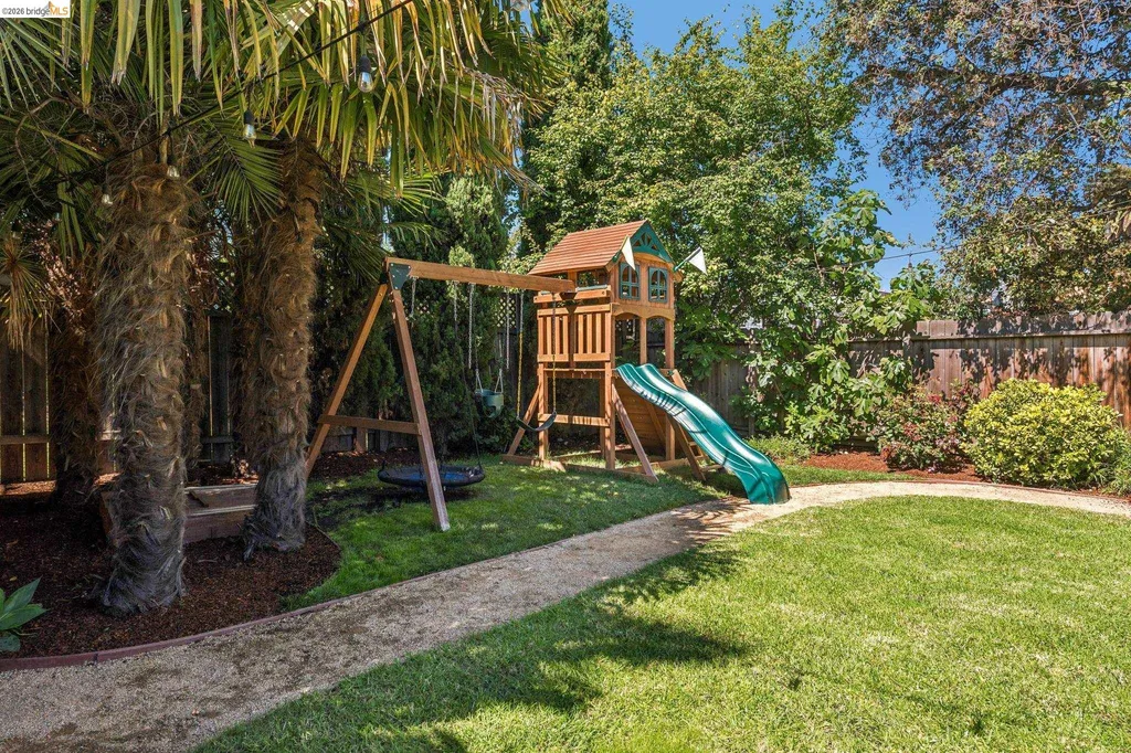 758 61st Street Oakland CA 94609