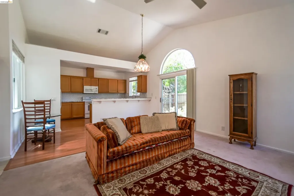 240 Seabury Street Suisun City CA 94585