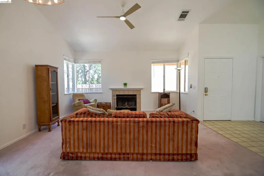 240 Seabury Street Suisun City CA 94585