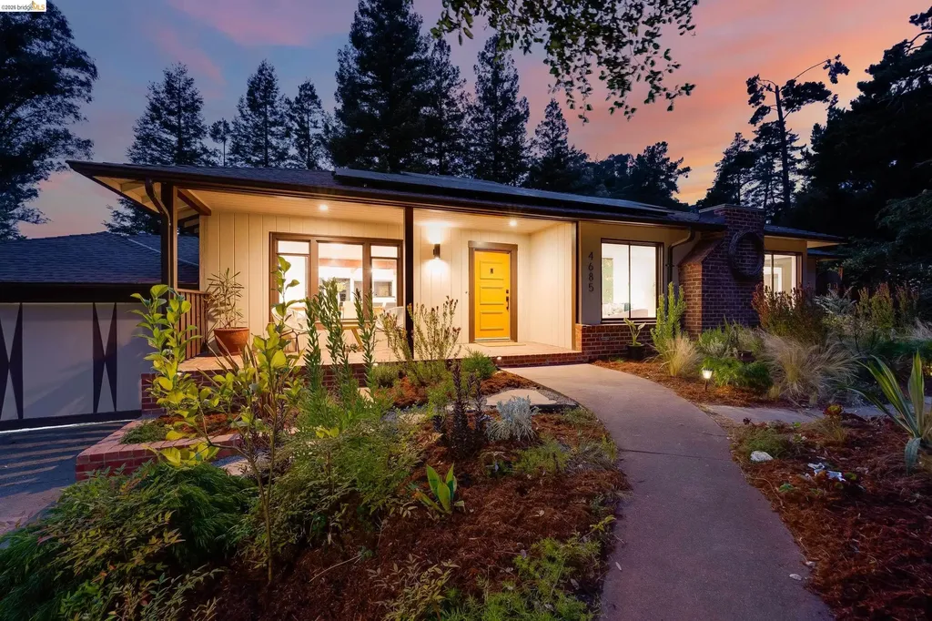 4685 Commonwealth Drive Oakland CA 94605