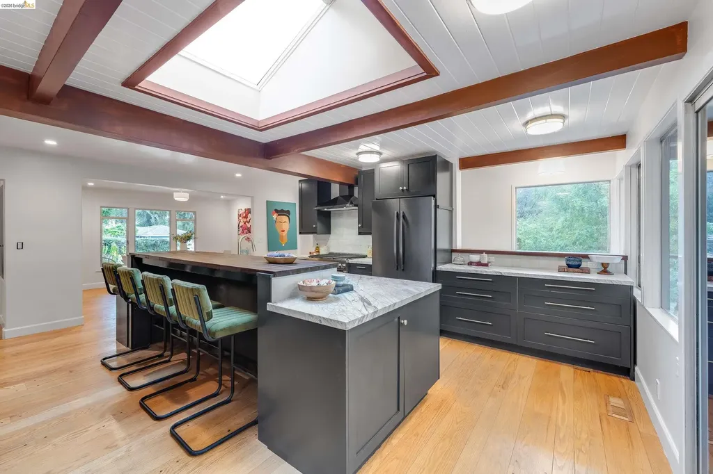 4685 Commonwealth Drive Oakland CA 94605
