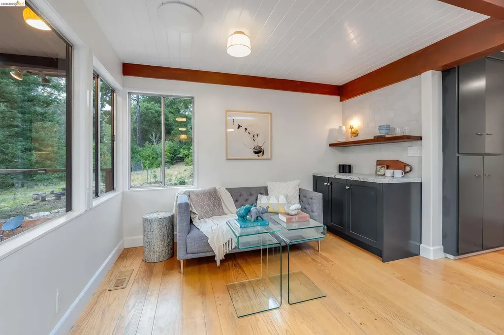 4685 Commonwealth Drive Oakland CA 94605