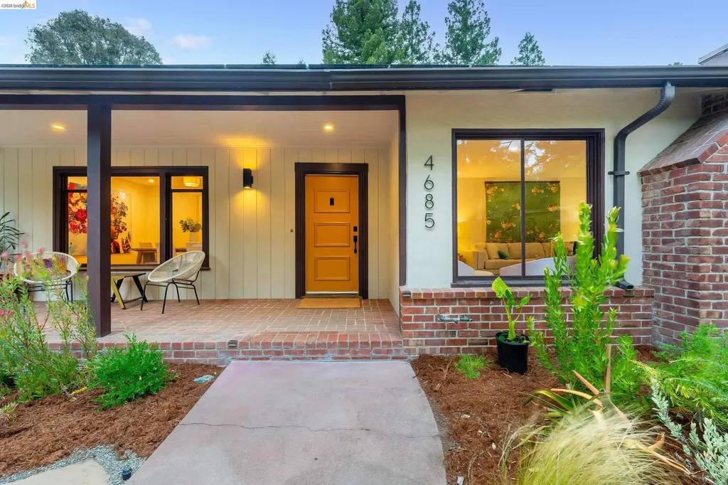 4685 Commonwealth Drive Oakland CA 94605