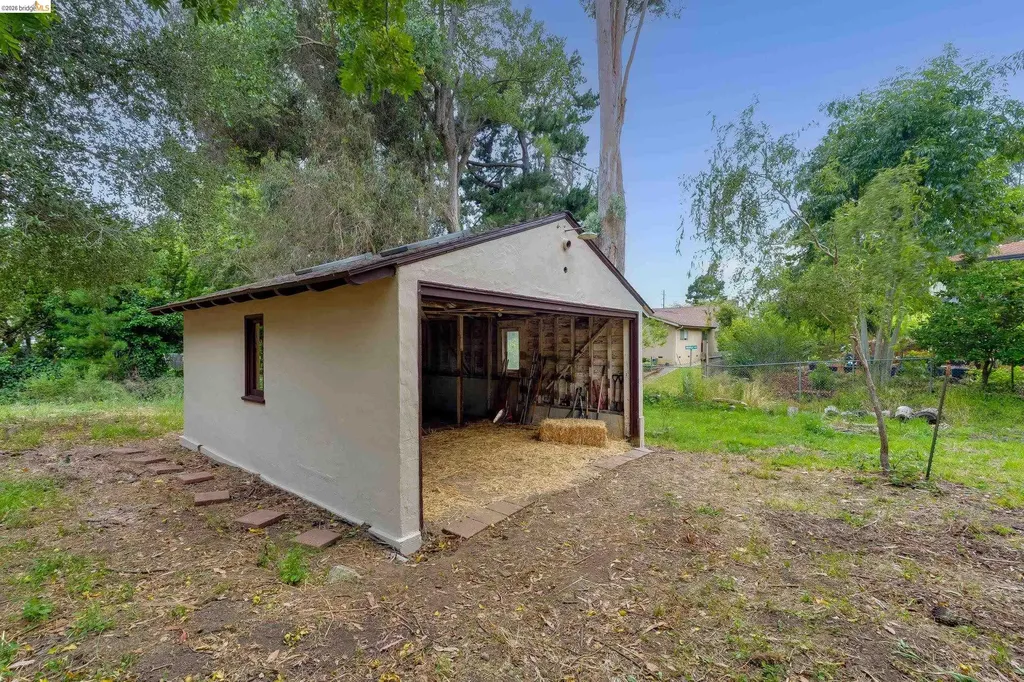 4685 Commonwealth Drive Oakland CA 94605