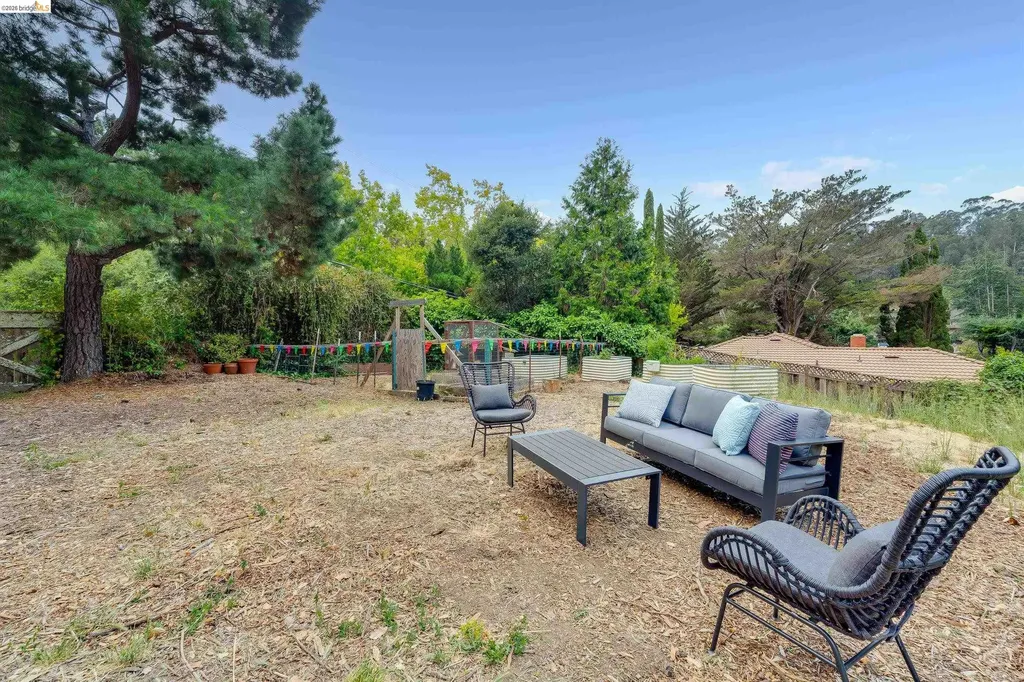 4685 Commonwealth Drive Oakland CA 94605