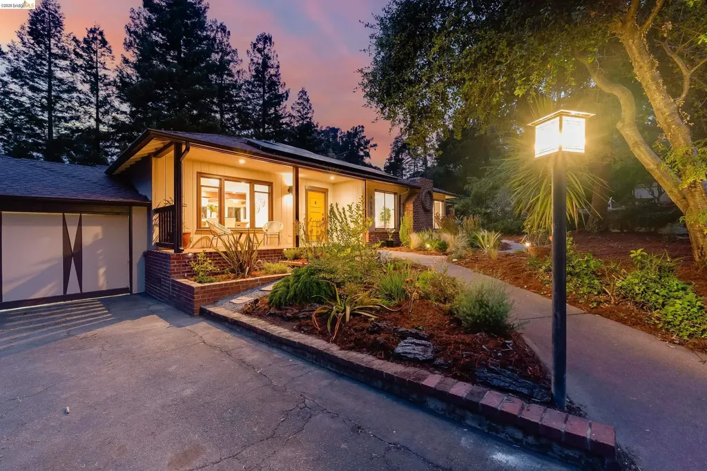 4685 Commonwealth Drive Oakland CA 94605