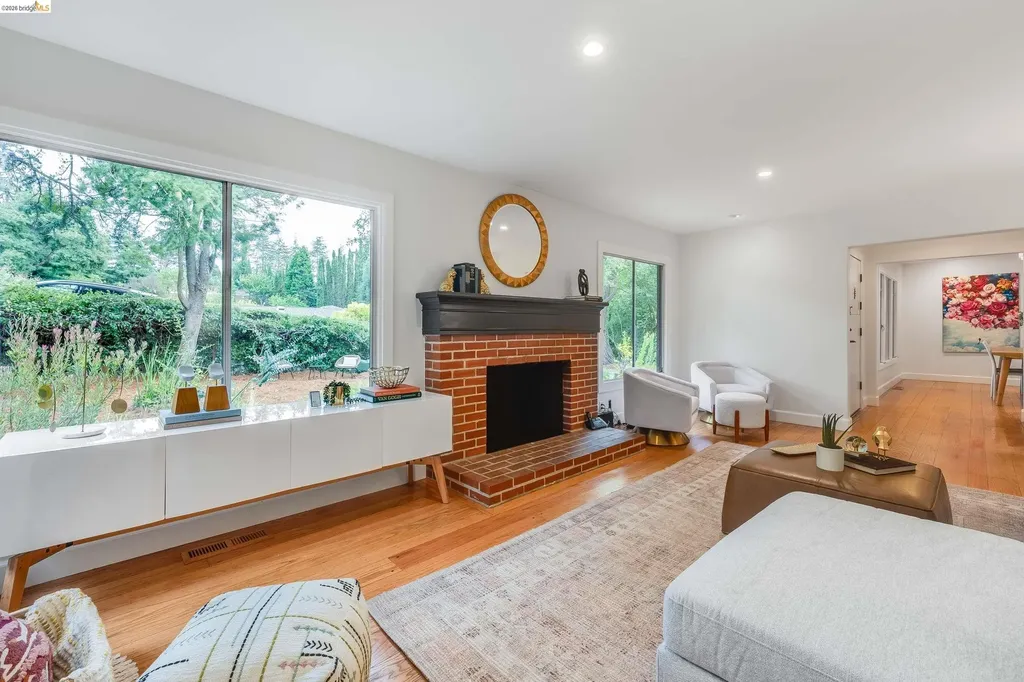 4685 Commonwealth Drive Oakland CA 94605