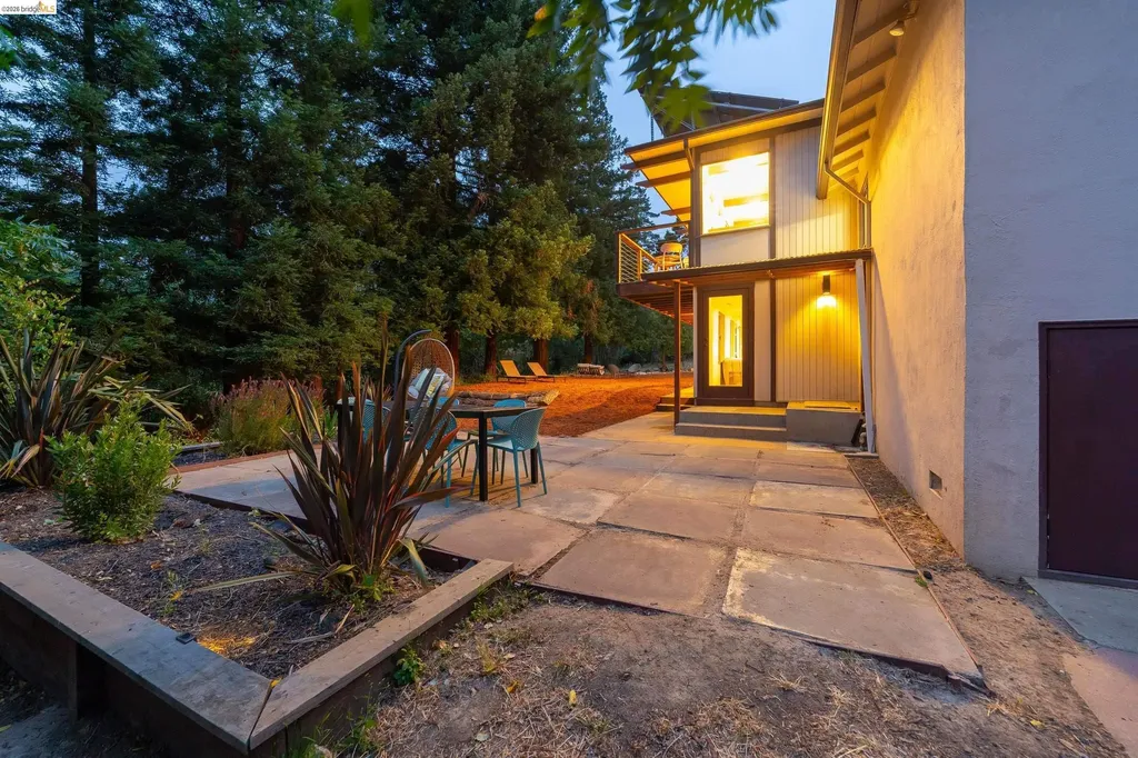 4685 Commonwealth Drive Oakland CA 94605