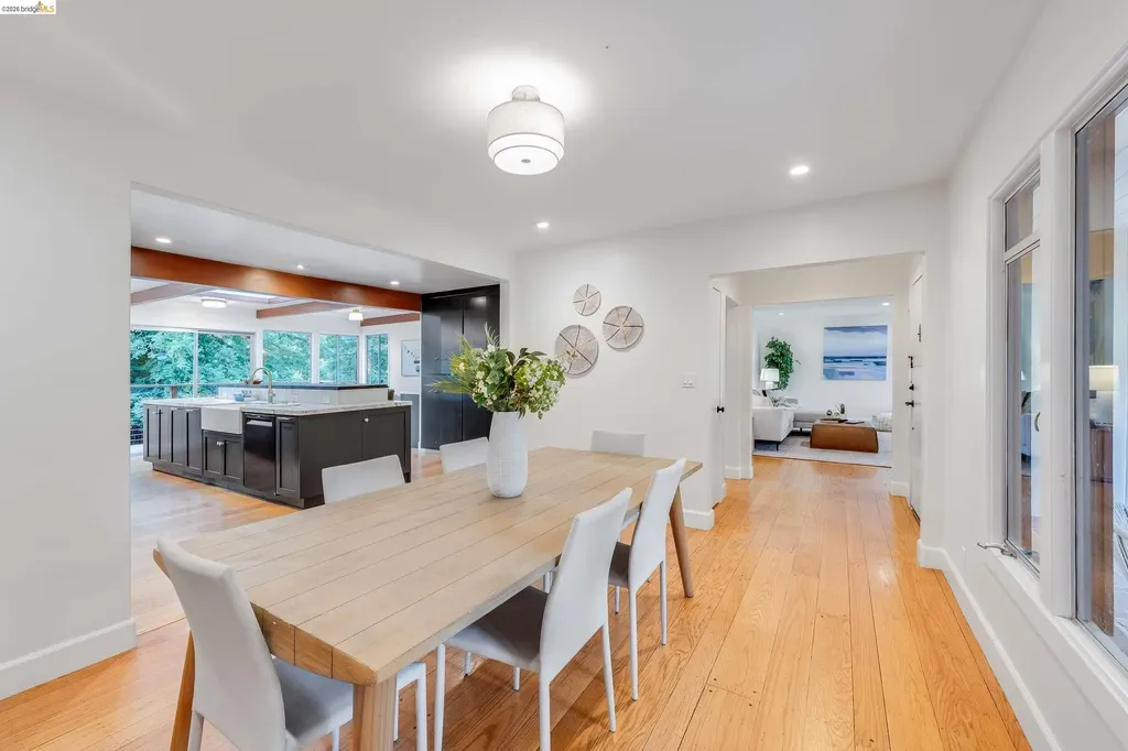 4685 Commonwealth Drive Oakland CA 94605
