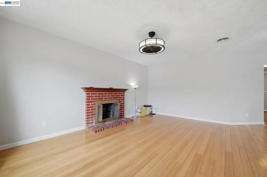 4355 Wesley Way El Sobrante CA 94803