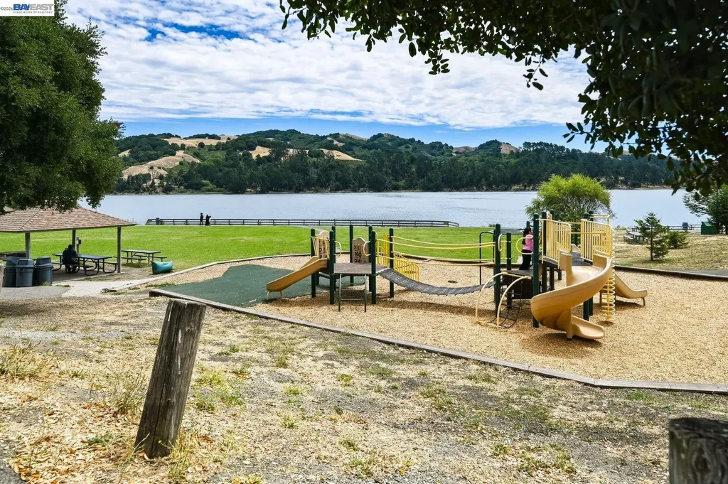 4355 Wesley Way El Sobrante CA 94803