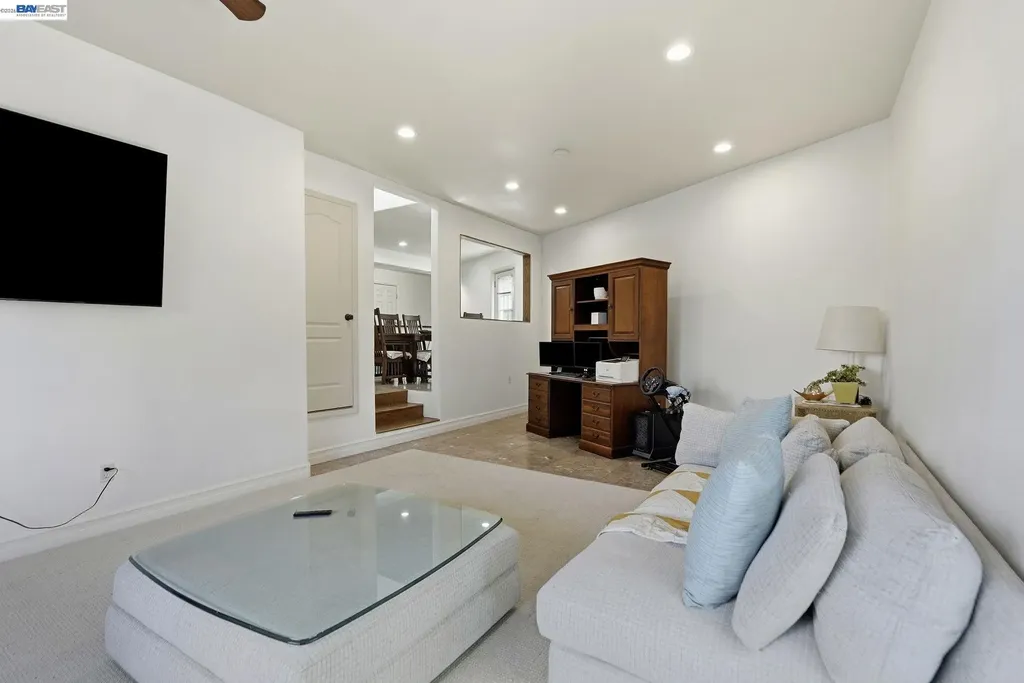 24025 2nd Street Hayward CA 94541