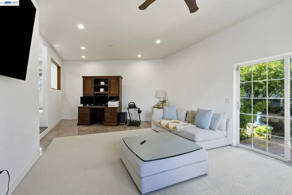 24025 2nd Street Hayward CA 94541