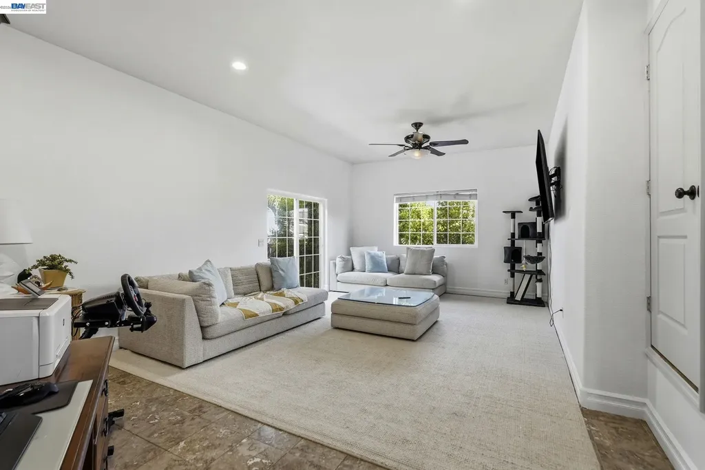 24025 2nd Street Hayward CA 94541