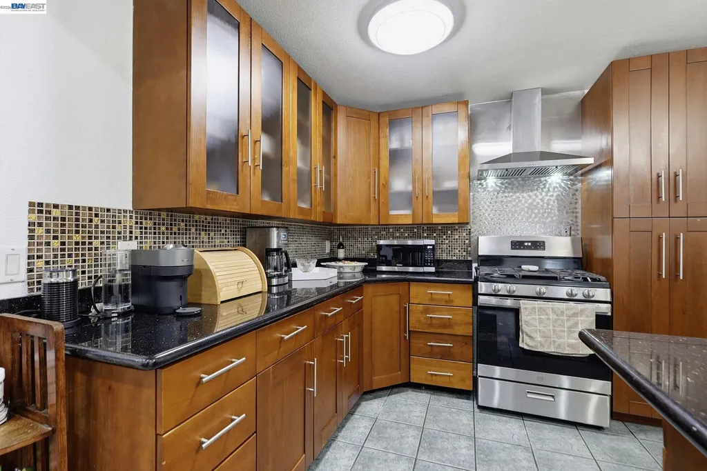 24025 2nd Street Hayward CA 94541