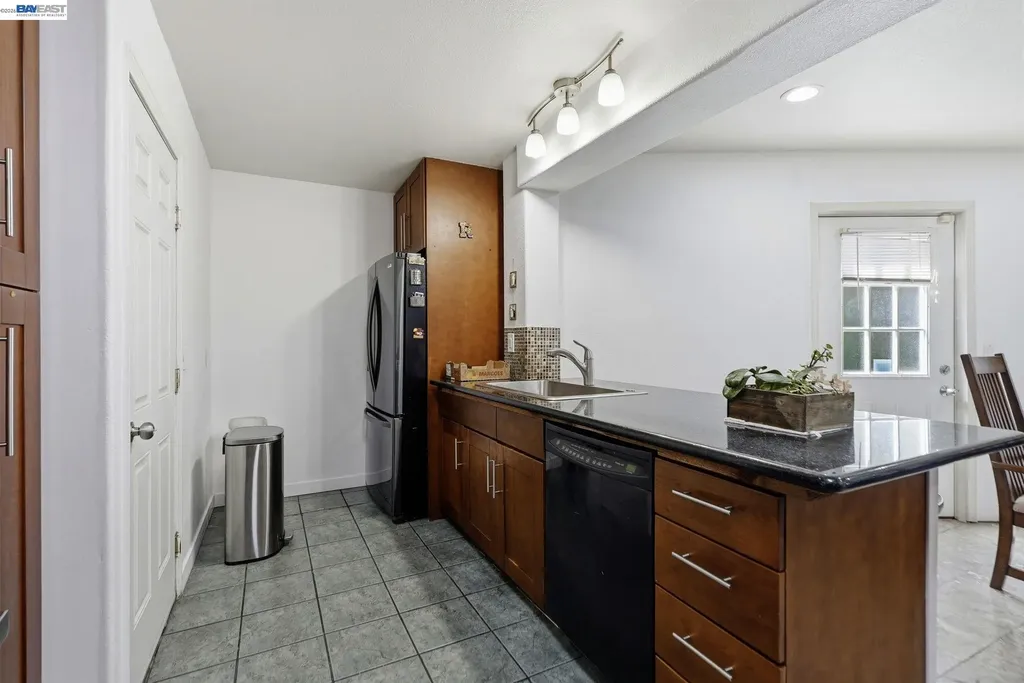 24025 2nd Street Hayward CA 94541