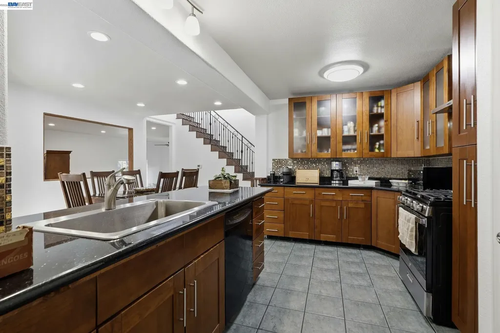 24025 2nd Street Hayward CA 94541