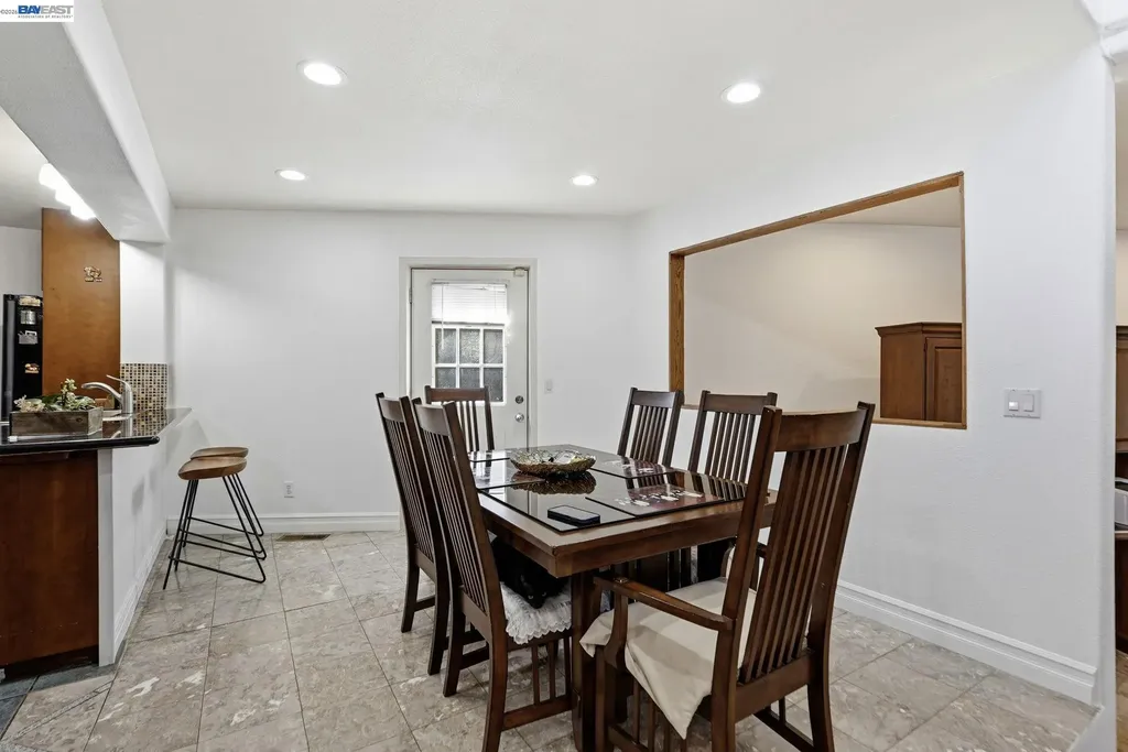 24025 2nd Street Hayward CA 94541