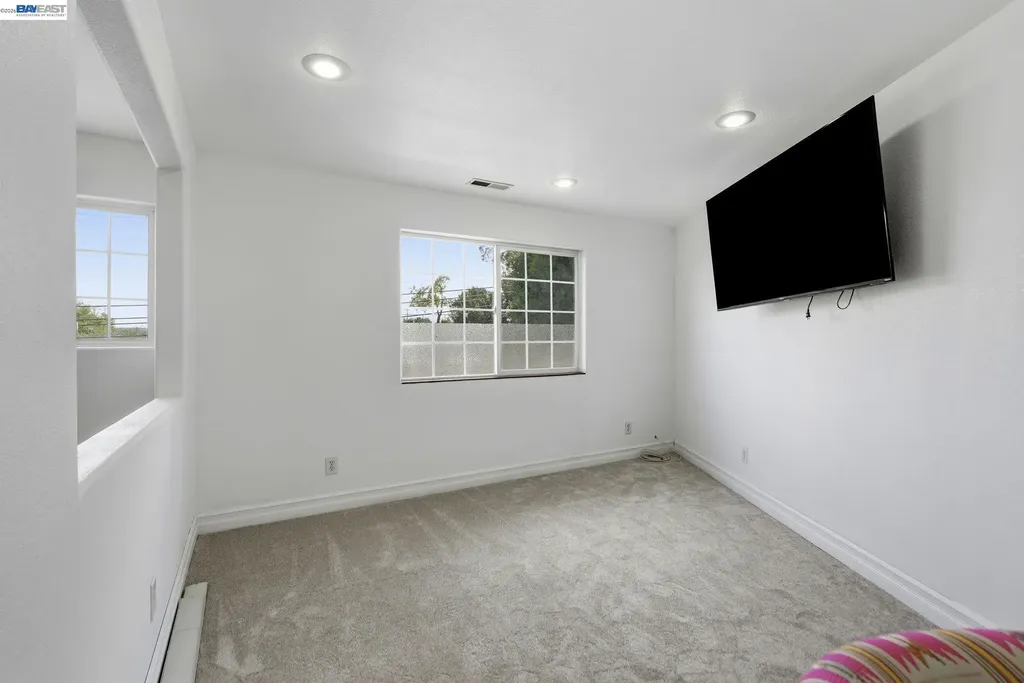24025 2nd Street Hayward CA 94541