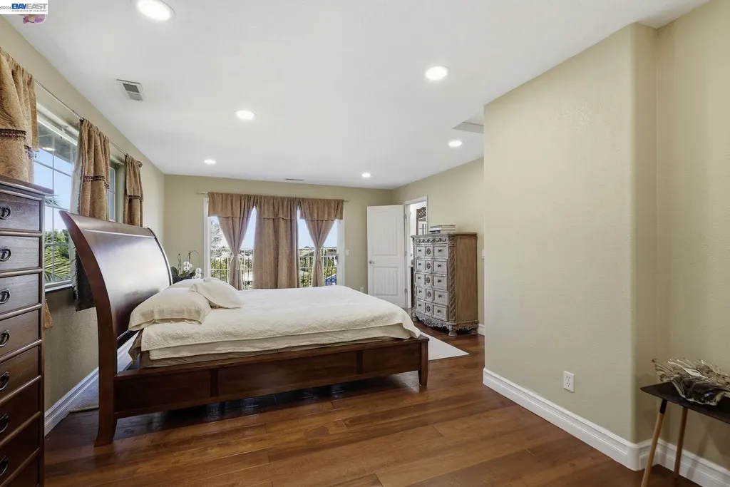 24025 2nd Street Hayward CA 94541