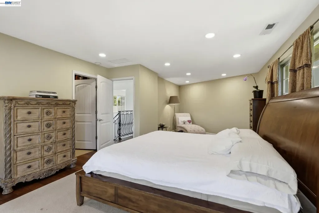 24025 2nd Street Hayward CA 94541