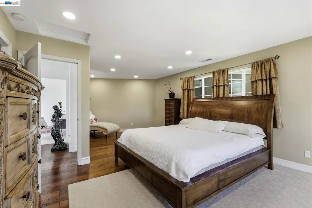 24025 2nd Street Hayward CA 94541