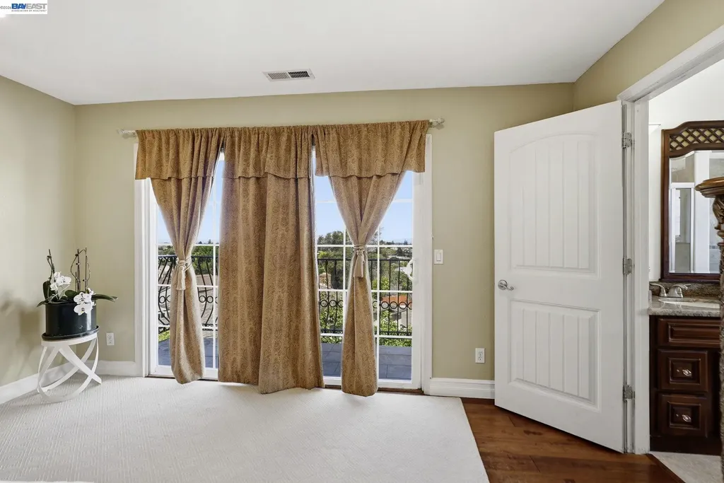 24025 2nd Street Hayward CA 94541