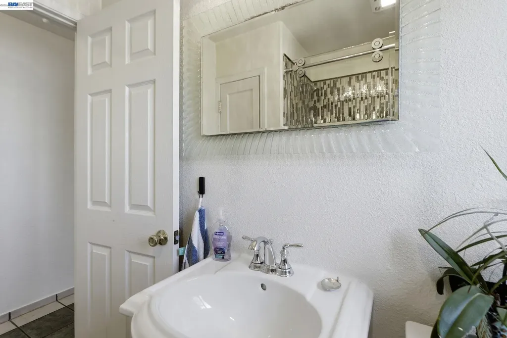 24025 2nd Street Hayward CA 94541