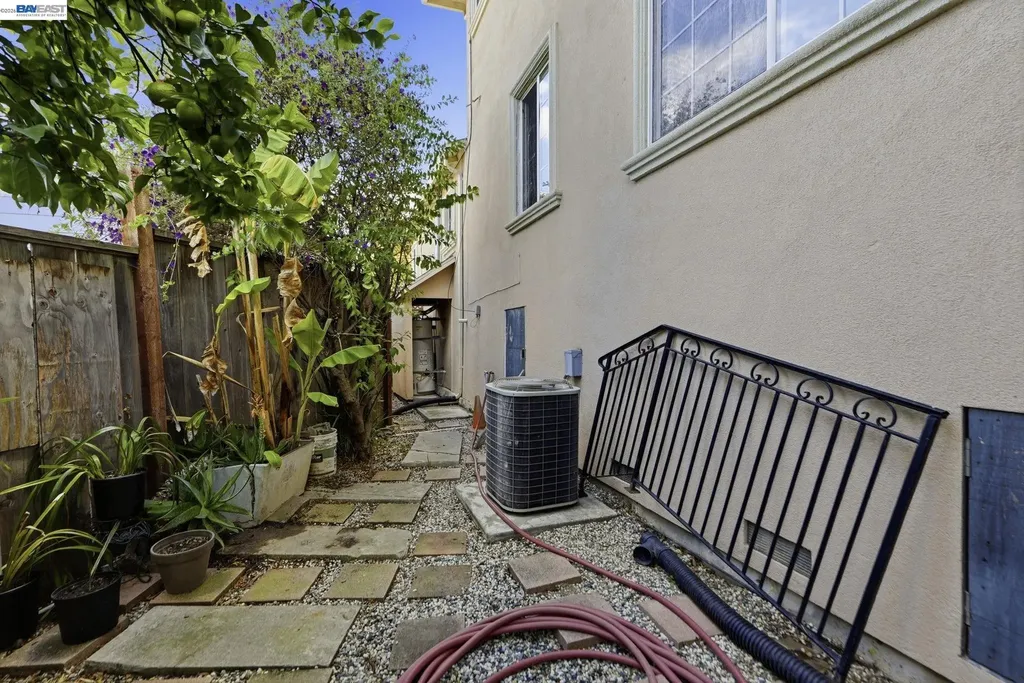 24025 2nd Street Hayward CA 94541