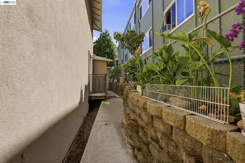 24025 2nd Street Hayward CA 94541
