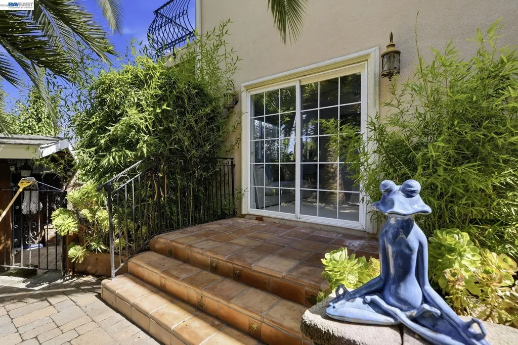 24025 2nd Street Hayward CA 94541