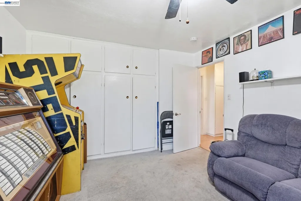 9034 Birch Street Oakland CA 94603