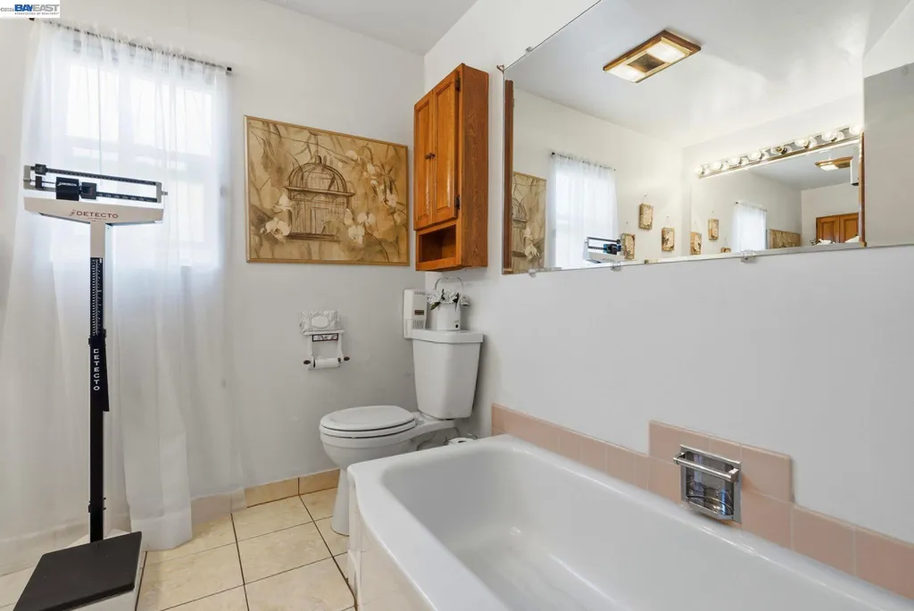 9034 Birch Street Oakland CA 94603