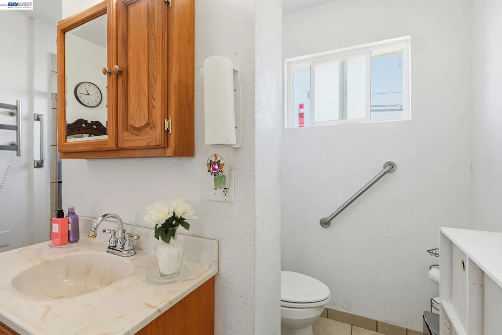 9034 Birch Street Oakland CA 94603