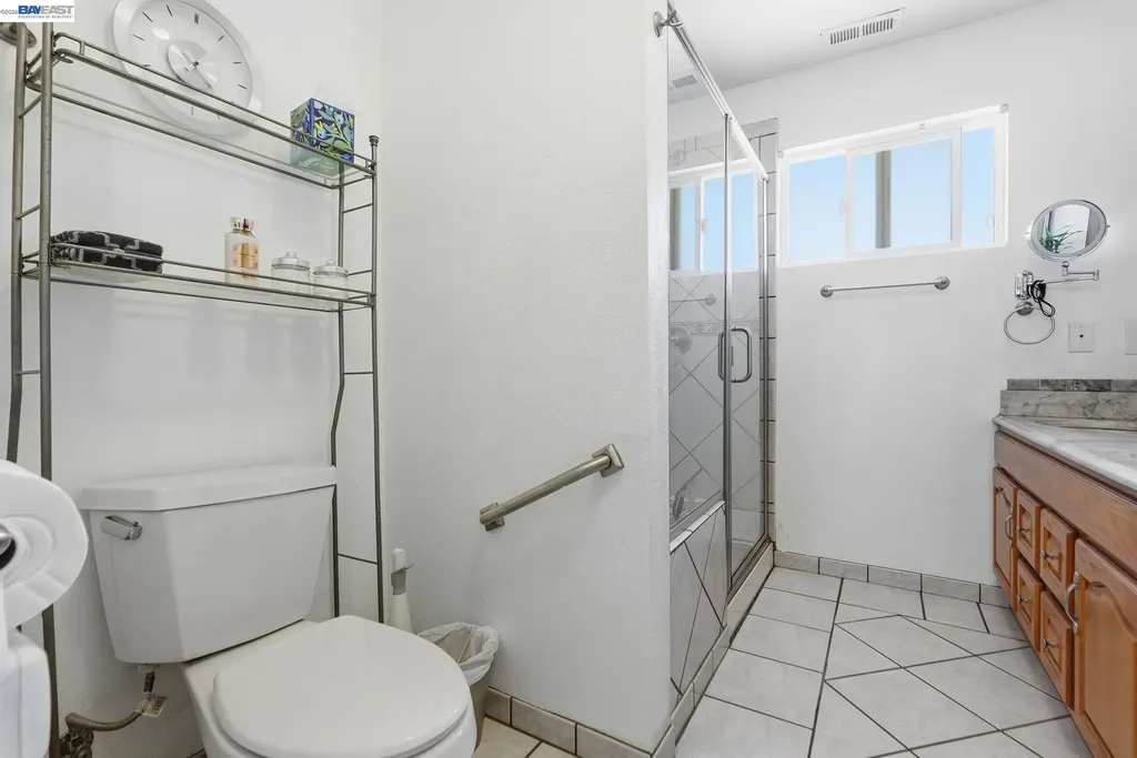 9034 Birch Street Oakland CA 94603