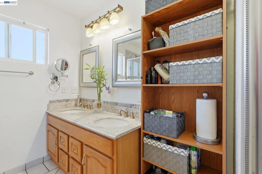 9034 Birch Street Oakland CA 94603
