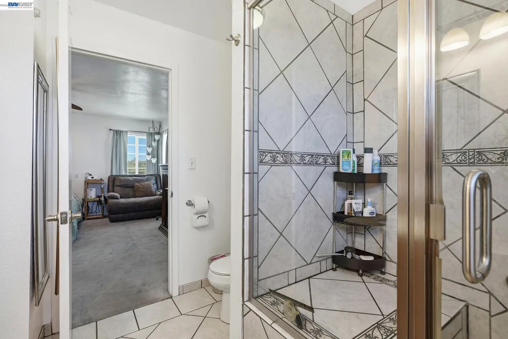 9034 Birch Street Oakland CA 94603