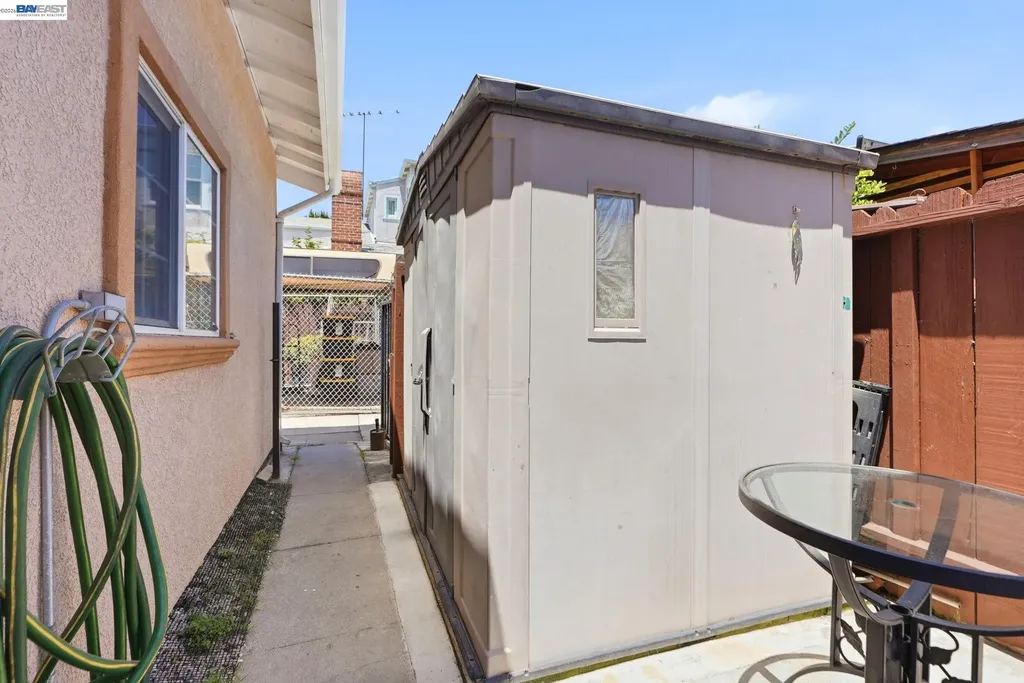 9034 Birch Street Oakland CA 94603