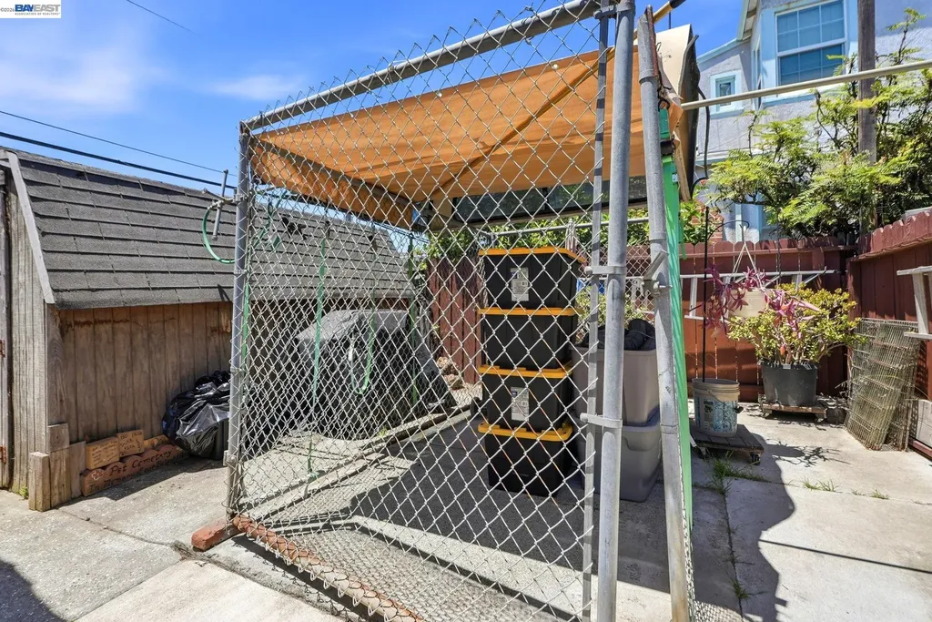 9034 Birch Street Oakland CA 94603