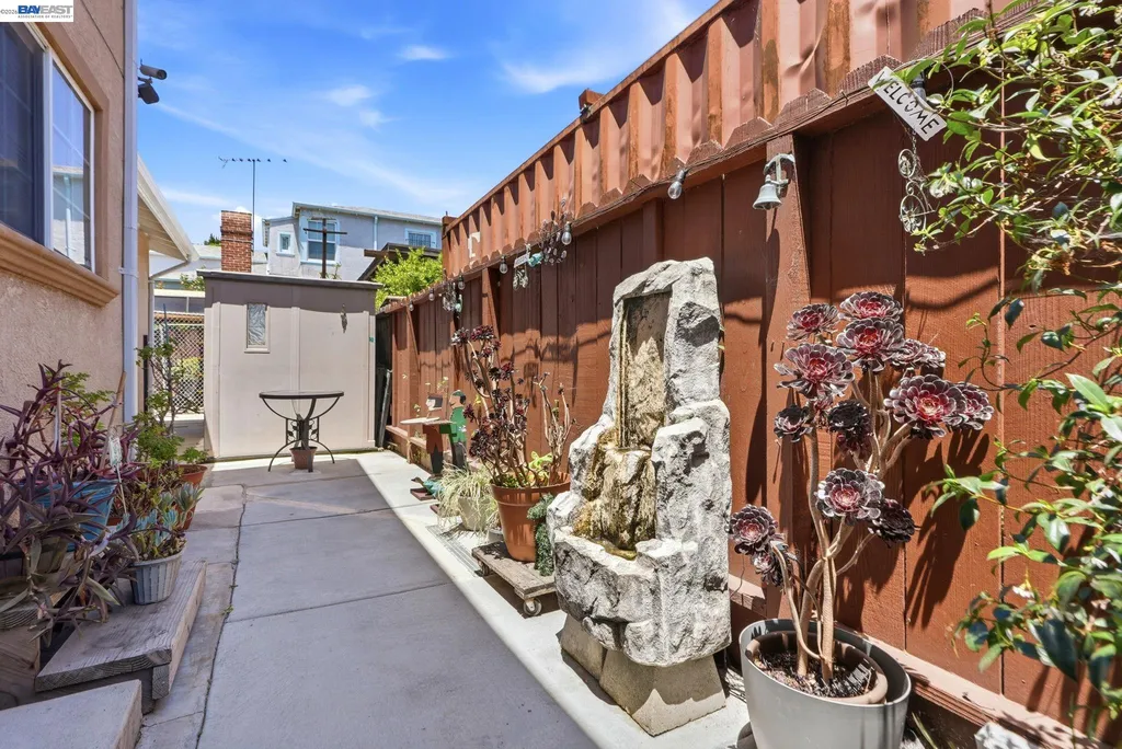 9034 Birch Street Oakland CA 94603