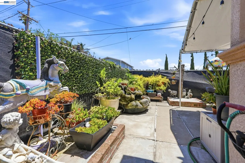 9034 Birch Street Oakland CA 94603