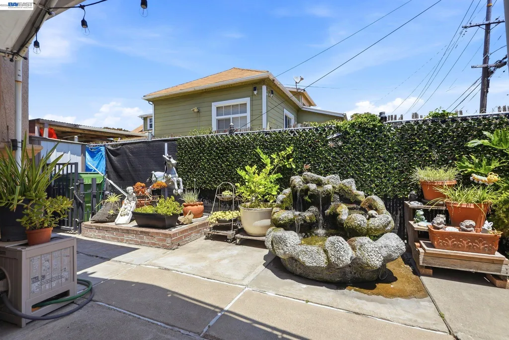 9034 Birch Street Oakland CA 94603